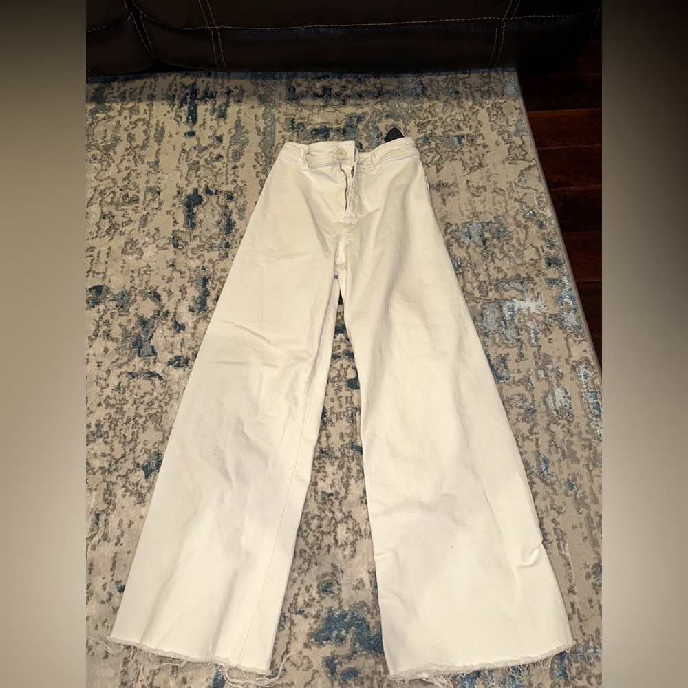 marine white pants!
